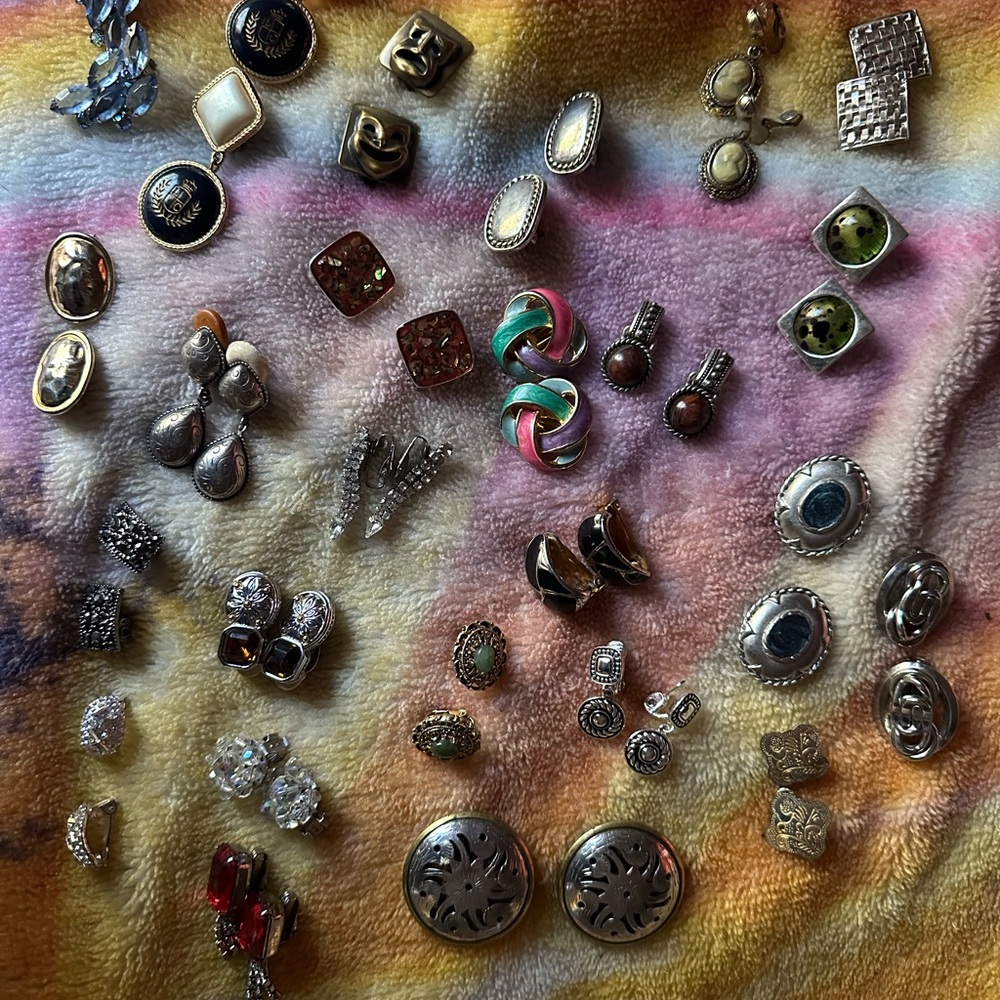 Assorted Vintage Earrings Collection - image 2